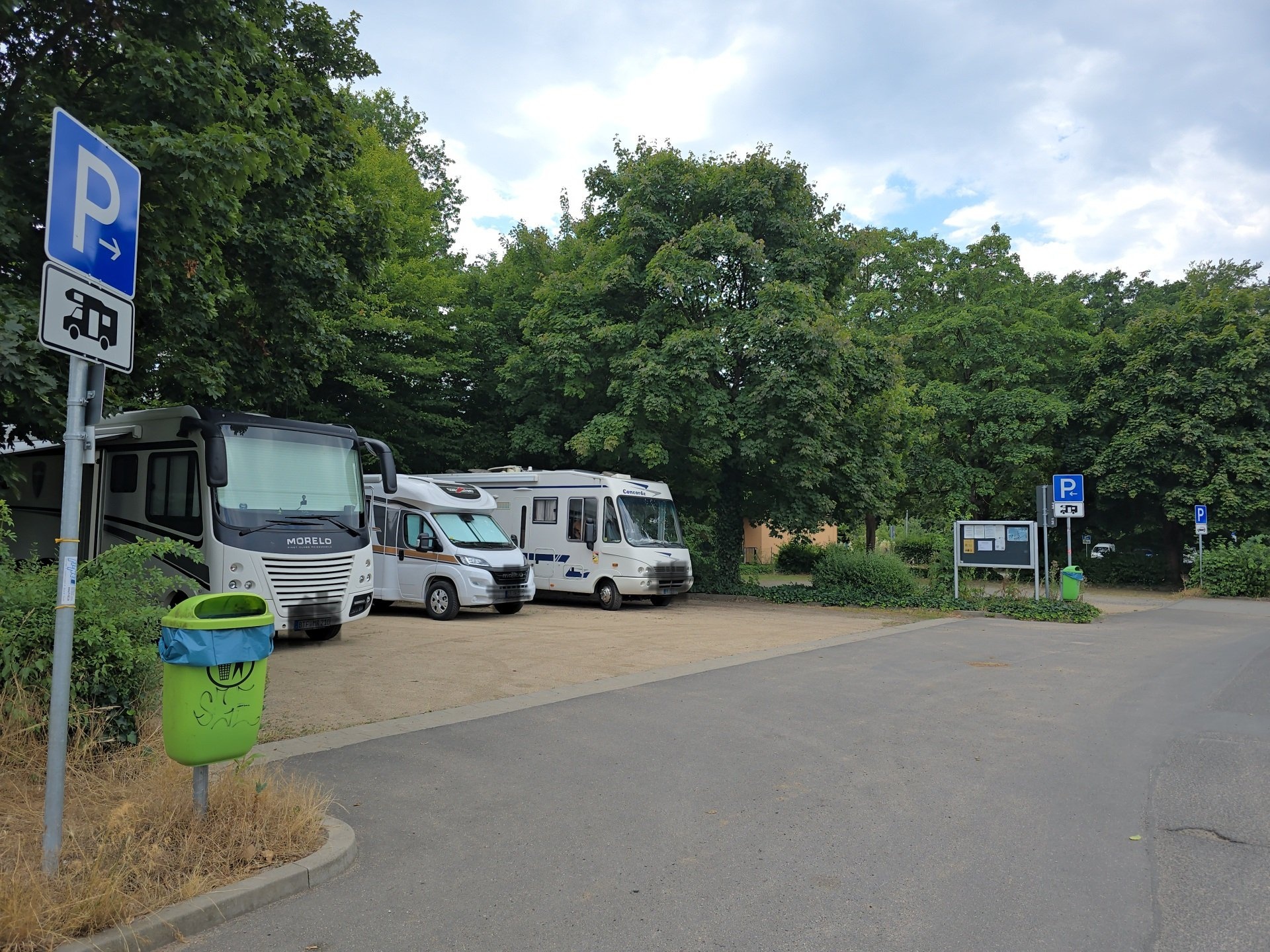 Wohnmobilstellplatz Niederrodenbach — Sp. parking dla kamperów in Rodenbach