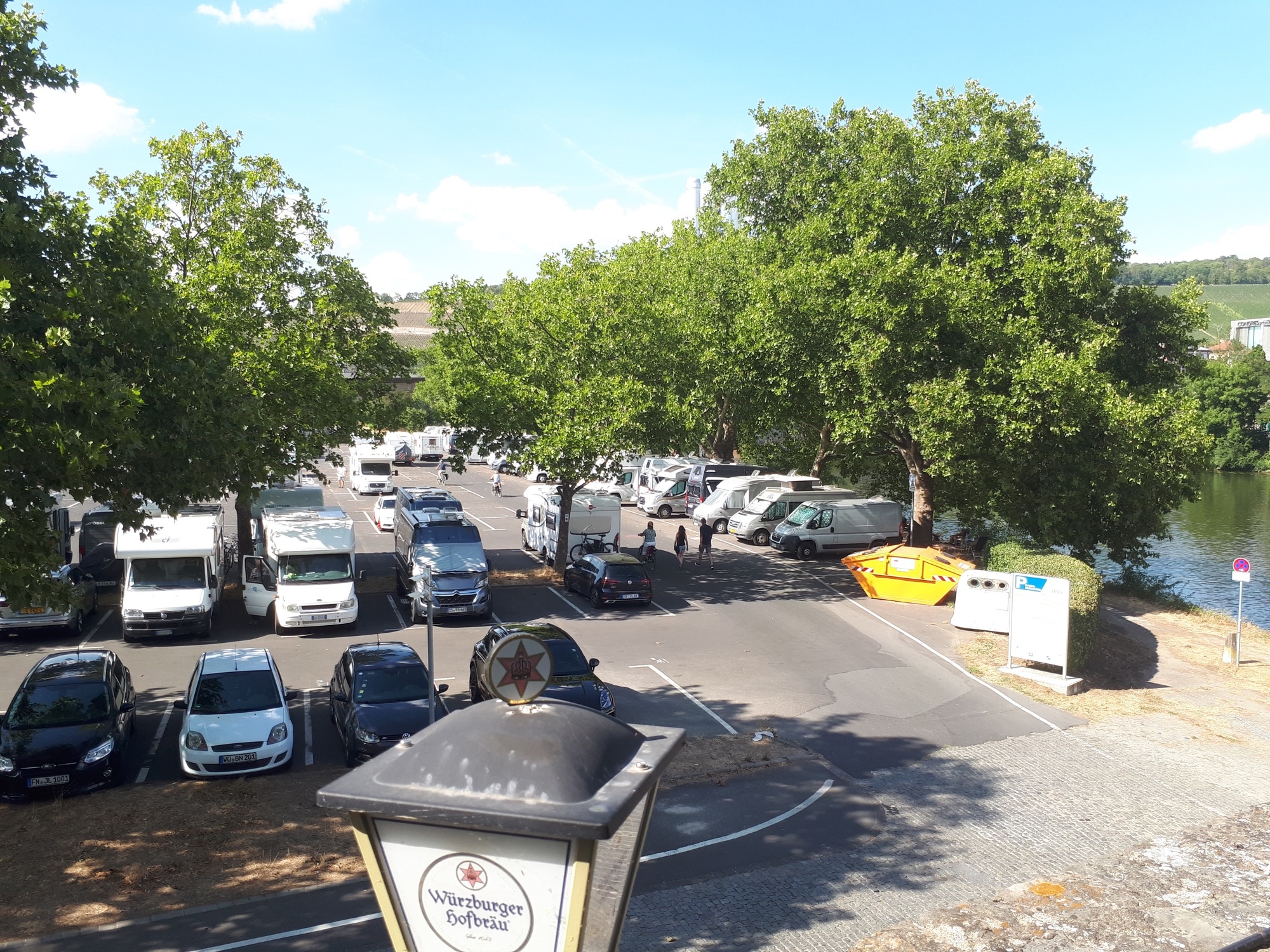Viehmarkplatz / Friedensbrücke Würzburg — Bobilplass in Würzburg