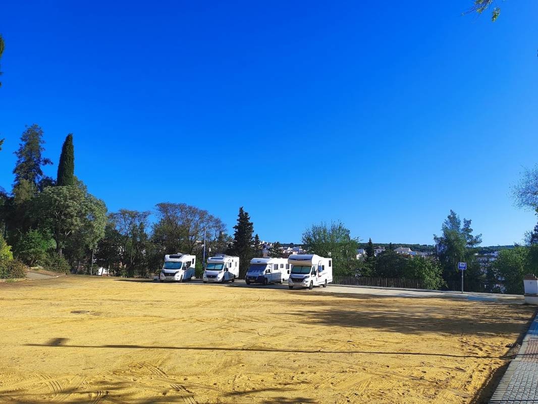 Área de Autocaravanas de Hornachuelos — Stellplatz in Hornachuelos