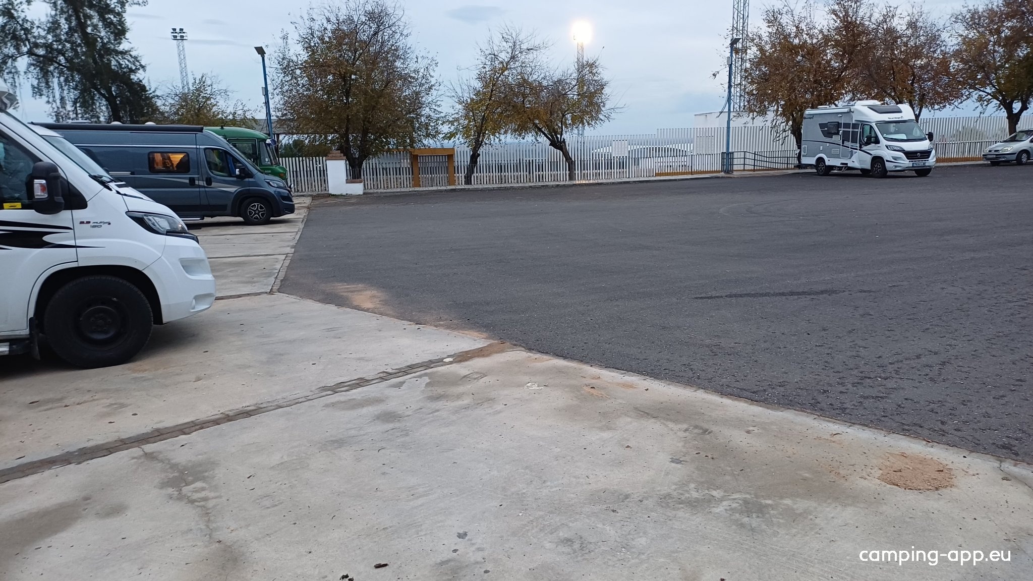 Área de Autocaravanas de Hornachuelos — Karavan Sitesi in Hornachuelos