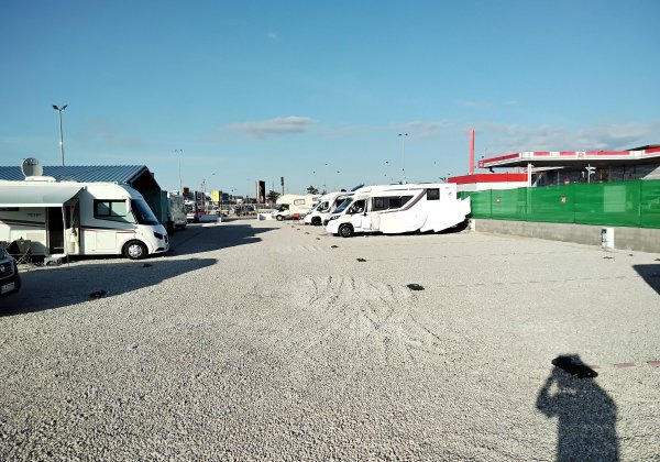 Camper and Van — Photo 4