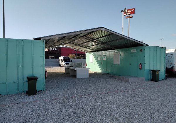 Camper and Van — Photo 2