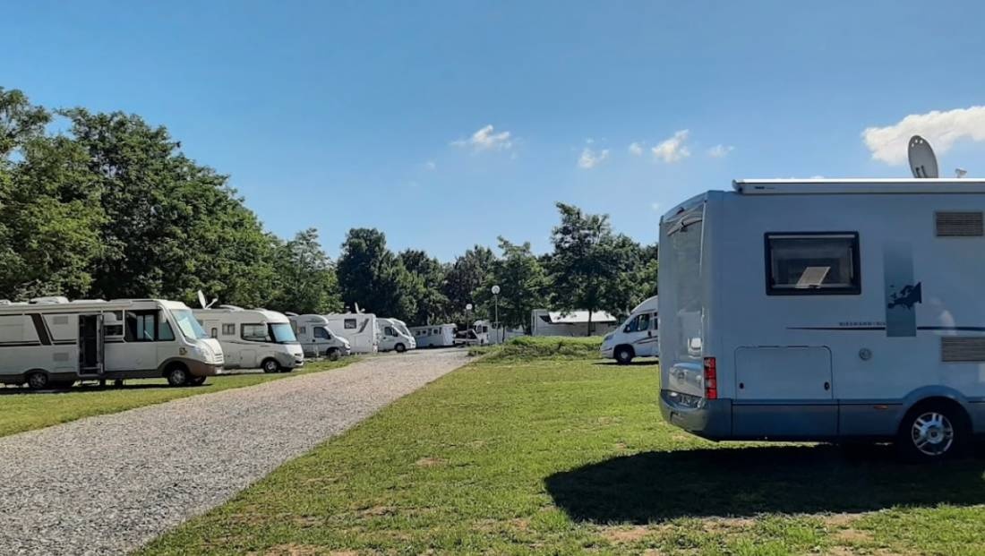 Stellplatz Vichy-Bellerive — Camperplaats in Bellerive-sur-Allier / Auvergne-Rhône-Alpes