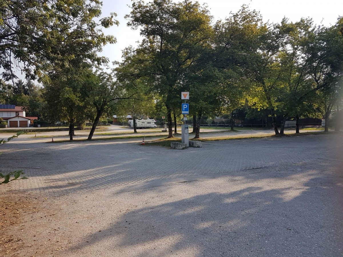 Parkplatz Seebruck am Chiemsee — Громадська парковка in Seeon-Seebruck