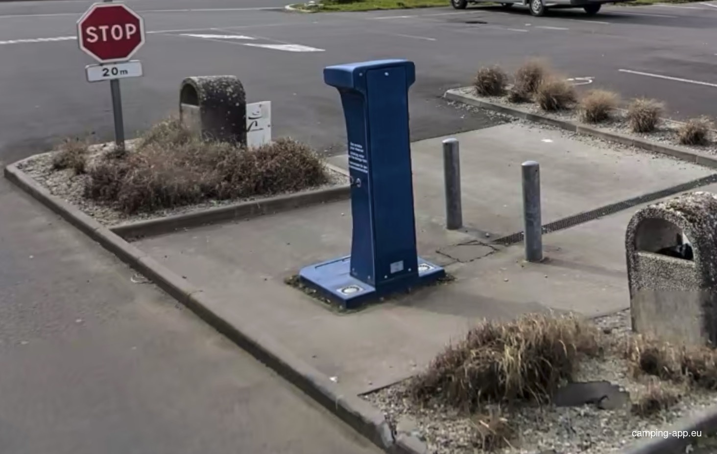 Stellplatz Intermarché, Confolens — Sítio para autocaravanas in Confolens