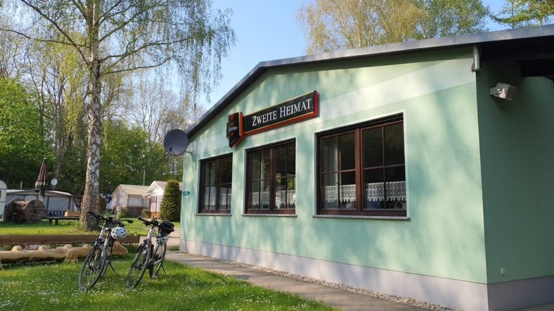 Camping am Auensee — 露营地 in Hohenmölsen