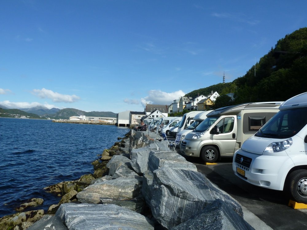 Hjelsetgården Bobilparkering — Campervan Site in Ålesund