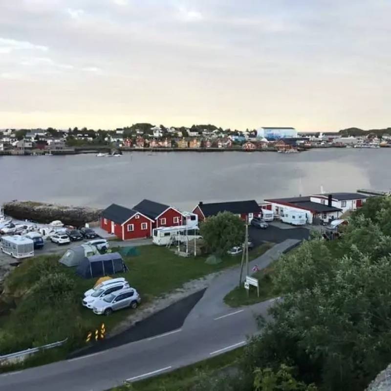 Sjøstrand Rorbuer (Lofoten) — Camperplads in Ballstad (Lofoten)