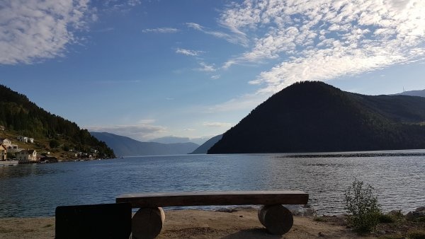 Amlesanden Camping — Camperplads in Kaupanger