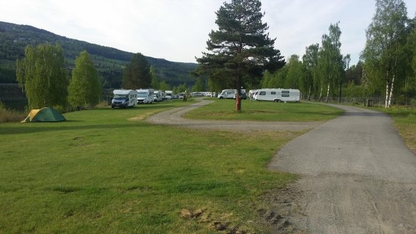Hunderfossen Camping — Camperplads in Fåberg