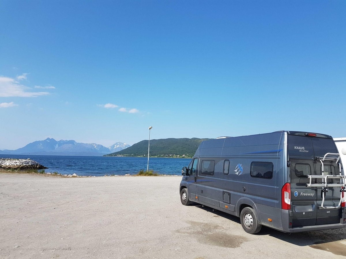 Oksfjord Bobilparkering — Sp. parking dla kamperów in Storslett