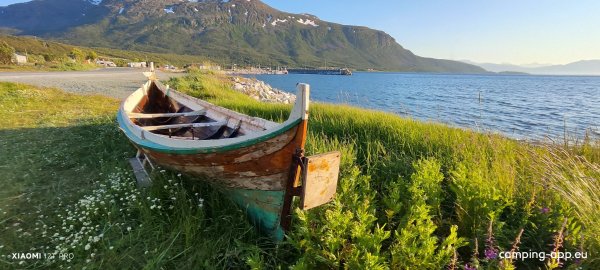 Oksfjord Bobilparkering — Foto 3