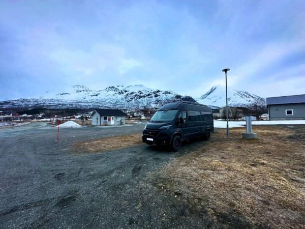 Oksfjord Bobilparkering — Foto 6