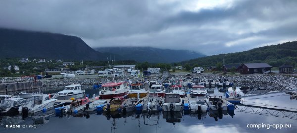 Oksfjord Bobilparkering — Foto 4