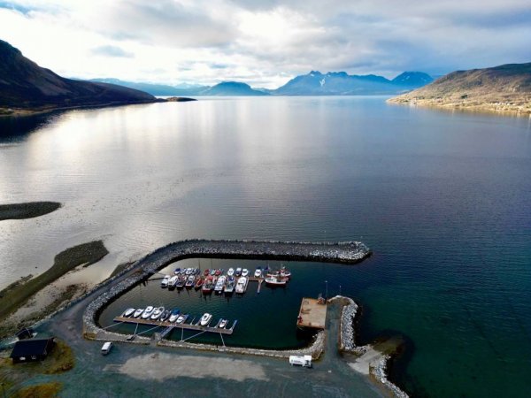 Oksfjord Bobilparkering — Photo 6