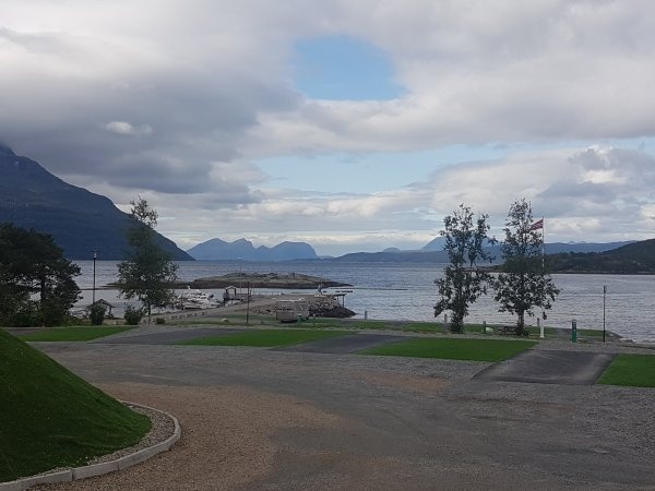 Innhavet bobilparkering — Camperplads in Hamarøy