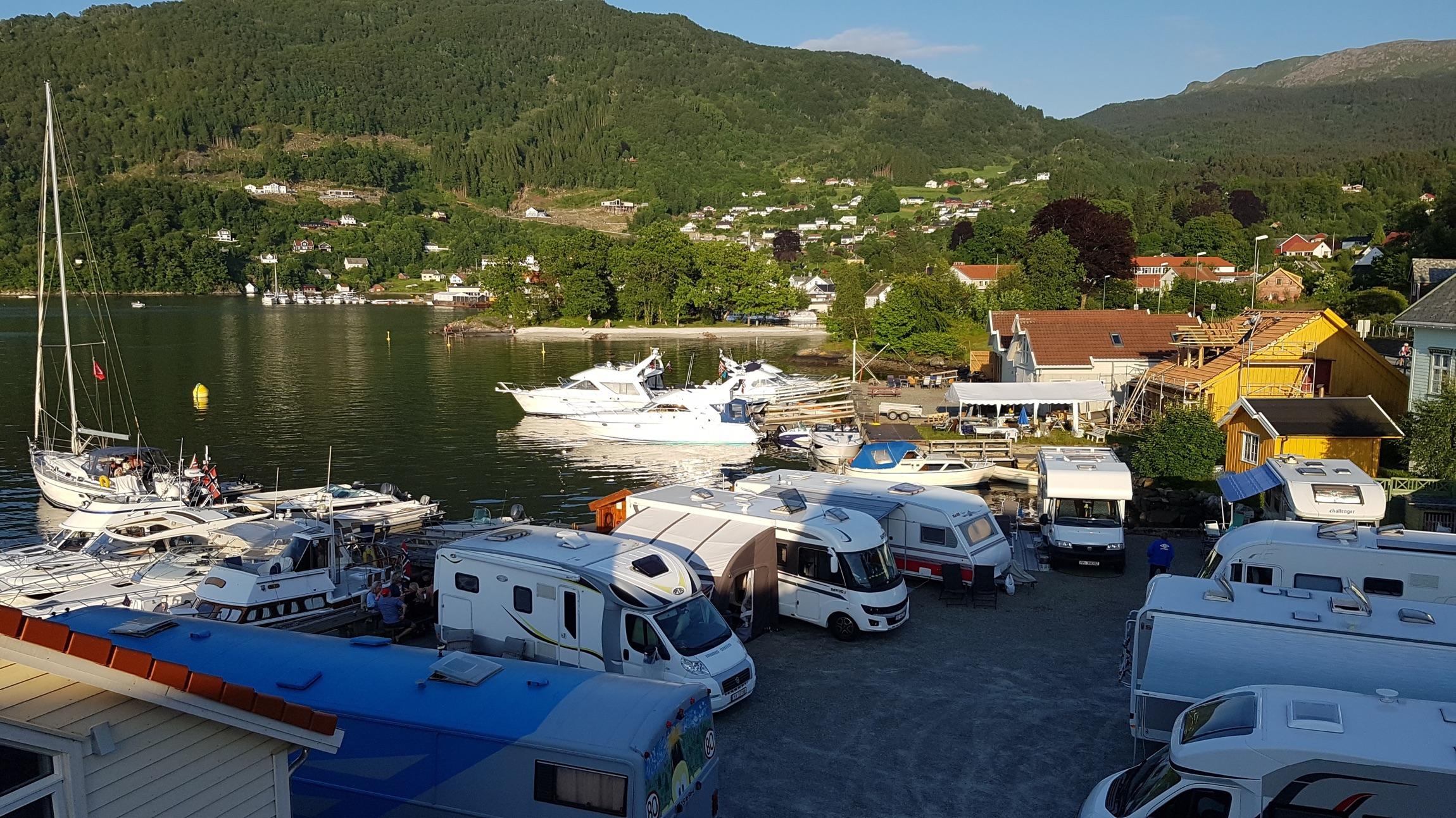 Skånevik bobilcamp — Bobilplass in Skånevik
