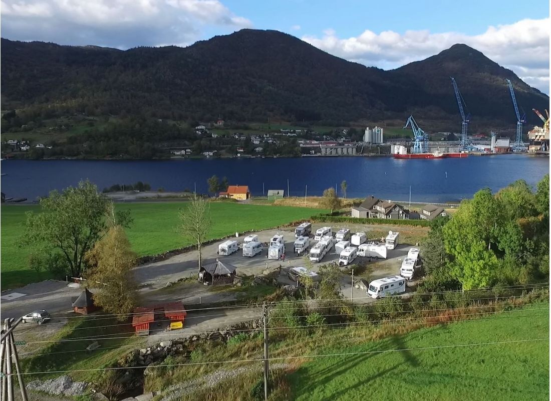 ASK Bobilparkering — Sítio para autocaravanas in Ølensvåg