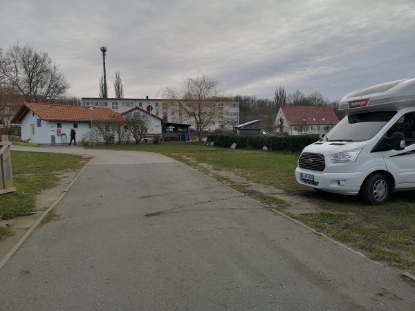 Stellplatz zum Königsstuhl Lohme-Hagen — Karavan Sitesi in Lohme