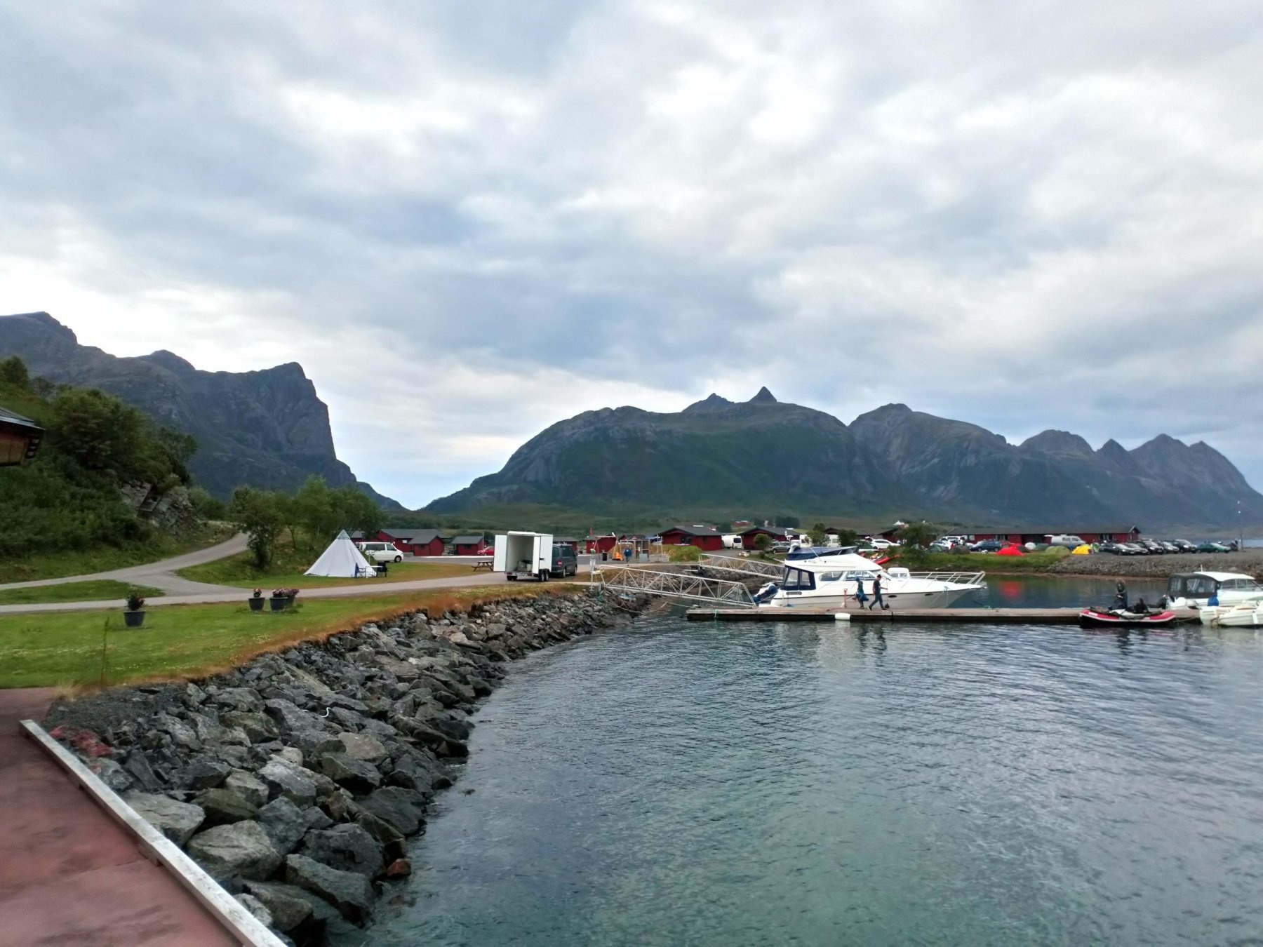 Fjordcamp — Campingplads in Straumsjøen