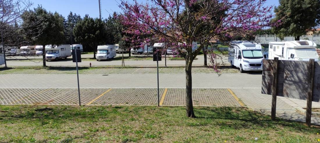 Stellplatz Venturina Terme — Sp. parking dla kamperów in Venturina Terme