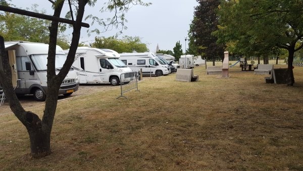 Stellplatz Fiorano — Sp. parking dla kamperów in Fiorano