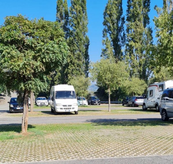 Übernachtungsparkplatz Ovada — Photo 4