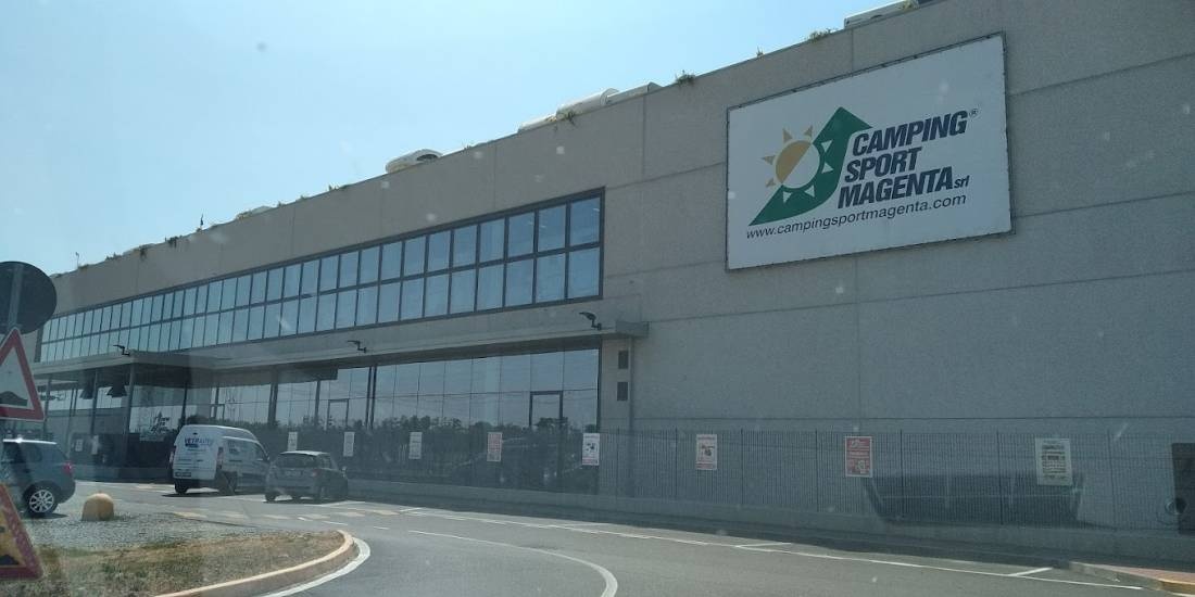 Camping Sport Magenta — 露营车营地 in Magenta