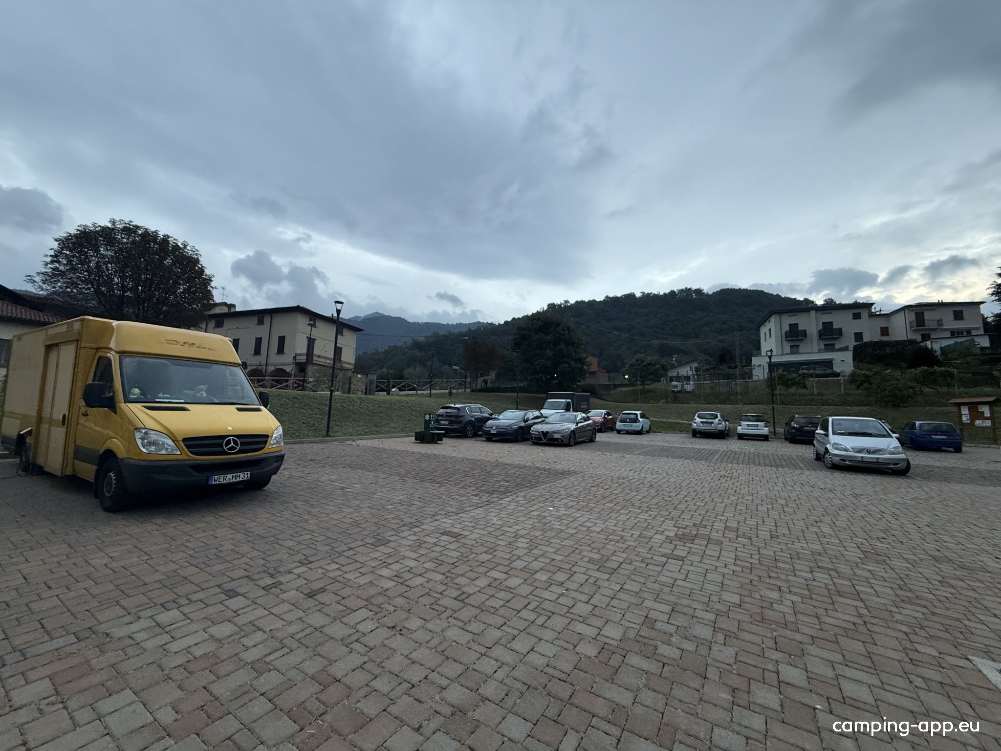 Area Sosta Camper - Monte Marenzo — Sp. parking dla kamperów in Monte Marenzo