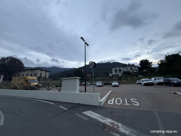 Area Sosta Camper - Monte Marenzo — Foto 4