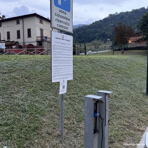 Area Sosta Camper - Monte Marenzo — Foto 3
