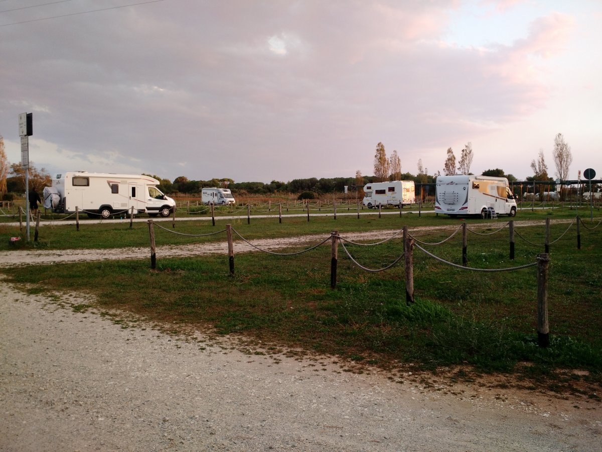 Perelli3 parking for Camper — Bobilplass in Piombino