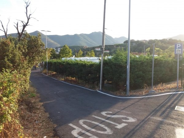 Stellplatz Loano — Sp. parking dla kamperów in Loano