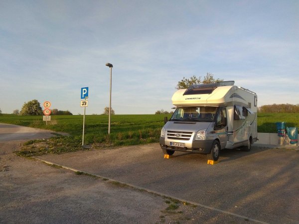 Übernachtungsparkplatz am Freibad Langenburg