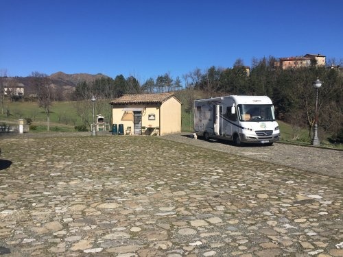 Parkplatz Bardone — Campervan Site in Bardone