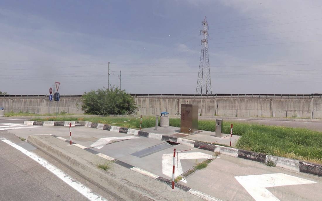 Stellplatz Autostrada del Sole / Parma — Campervan Site in Parma