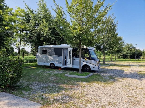 WoMo-Stellplatz Pozzolo — Photo 2