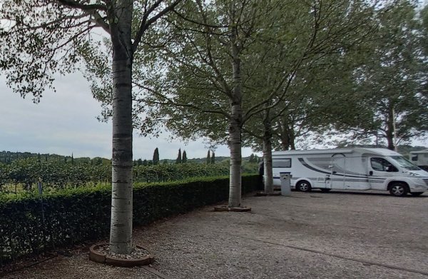 Stellplatz bei Valeggio sul Mincio — Photo 2