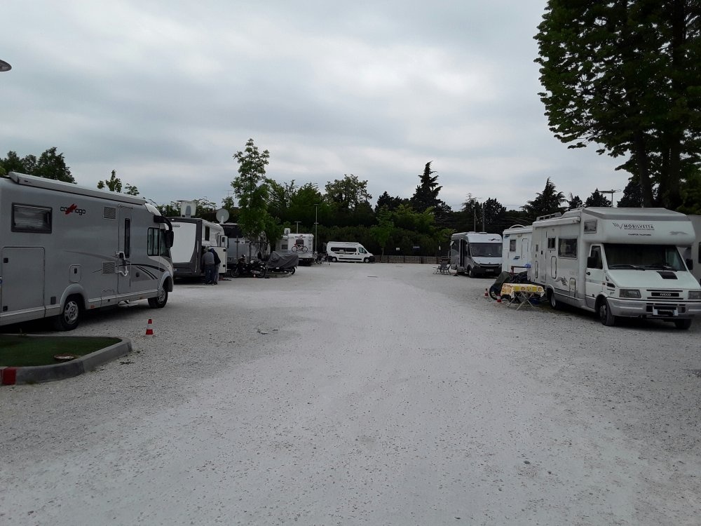 Area Camper Peschiera — Campervan Site in Peschiera del Garda
