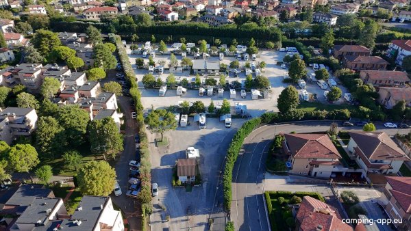 Area Camper Peschiera — Photo 2
