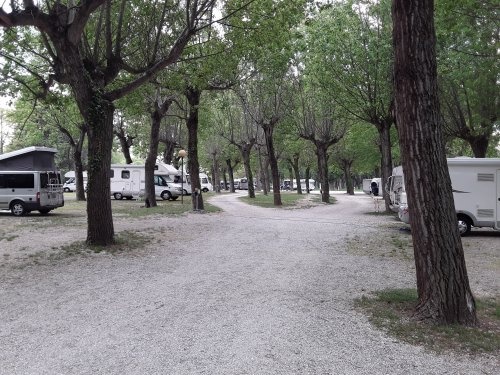 Stellplatz Sirmione — Bobilplass in Sirmione