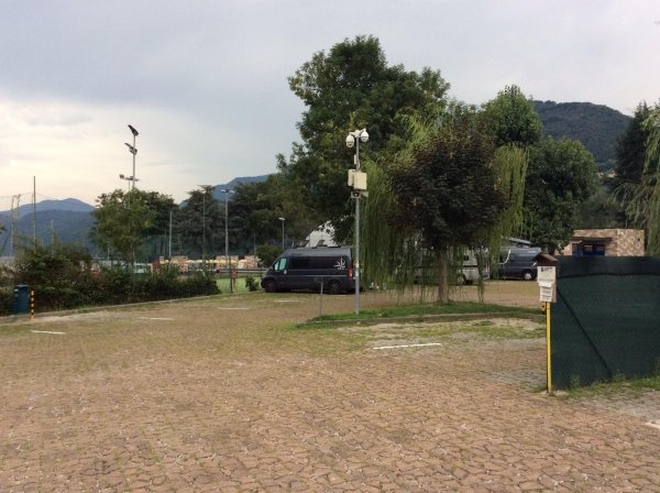 Stellplatz Omegna — Camperplaats in Omegna
