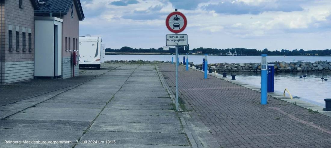 Yachthafen Sundhagen — Area Autocaravanas in Sundhagen