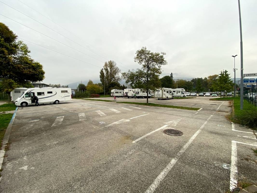 Stellplatz Area ex Zuffo Trient — Bobilplass in Trento Trient