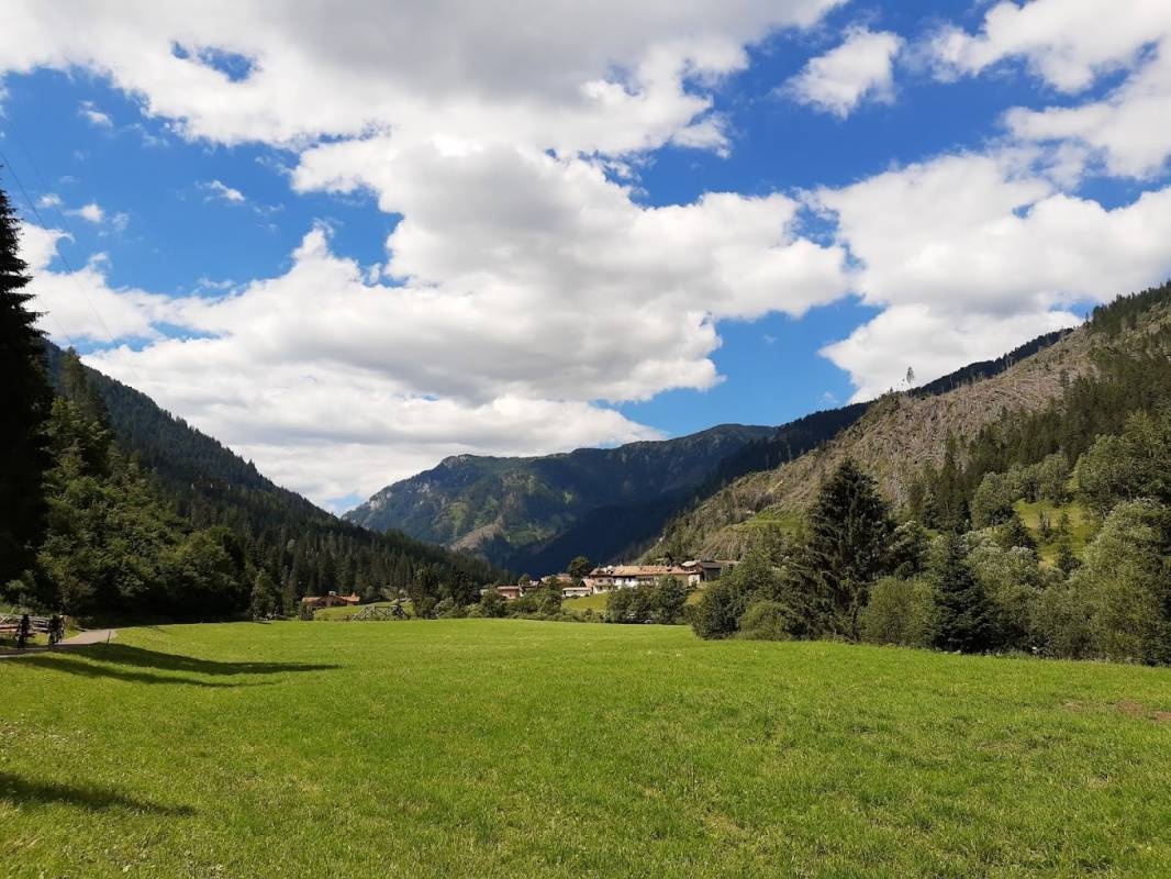 Bar il Giardino — Campervan Site in Moena