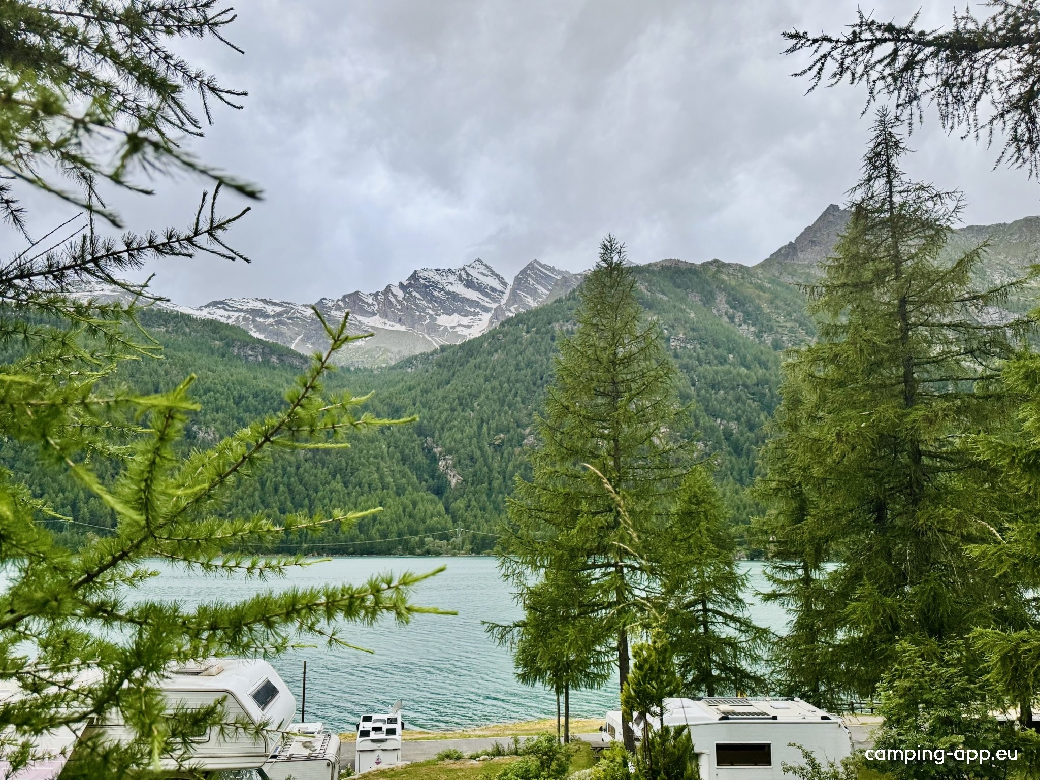 Area Sosta Camper “Lungolago” — Karavan Sitesi in Ceresole Reale