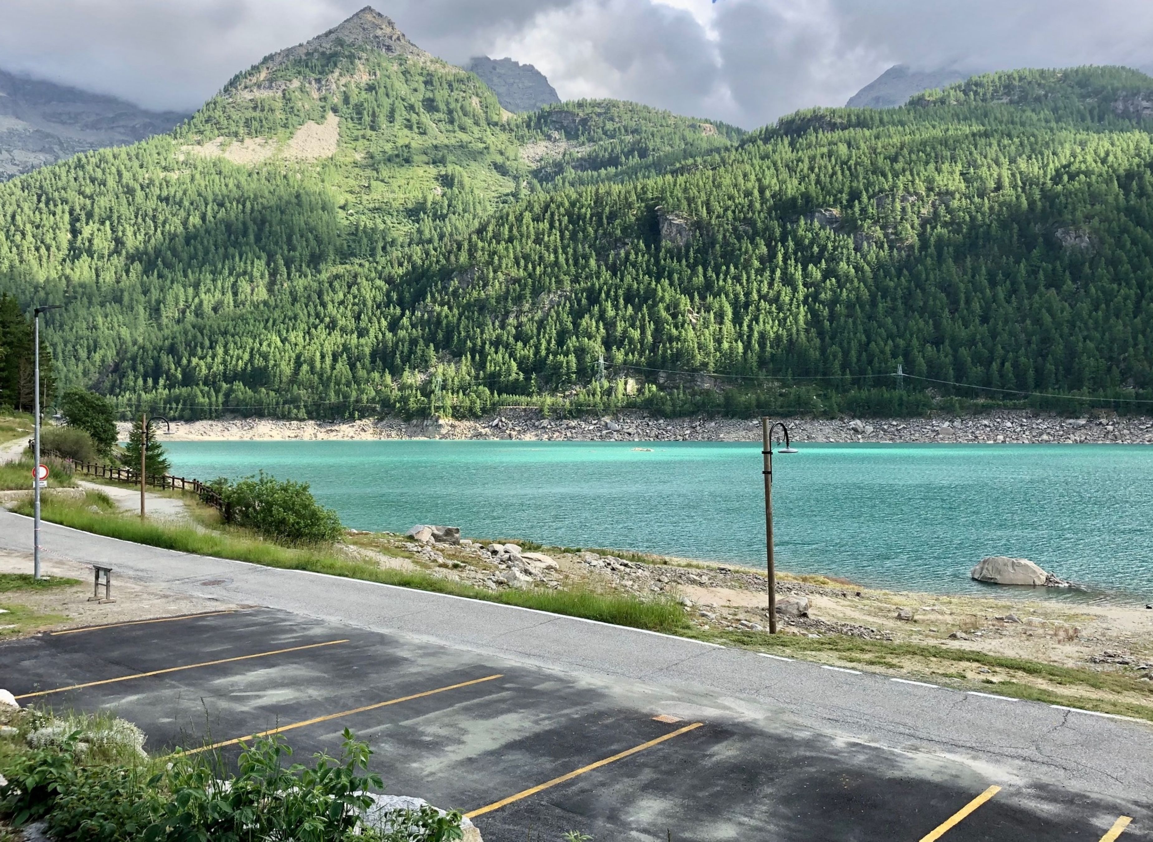 Area Sosta Camper “Lungolago” — Campervan Site in Ceresole Reale