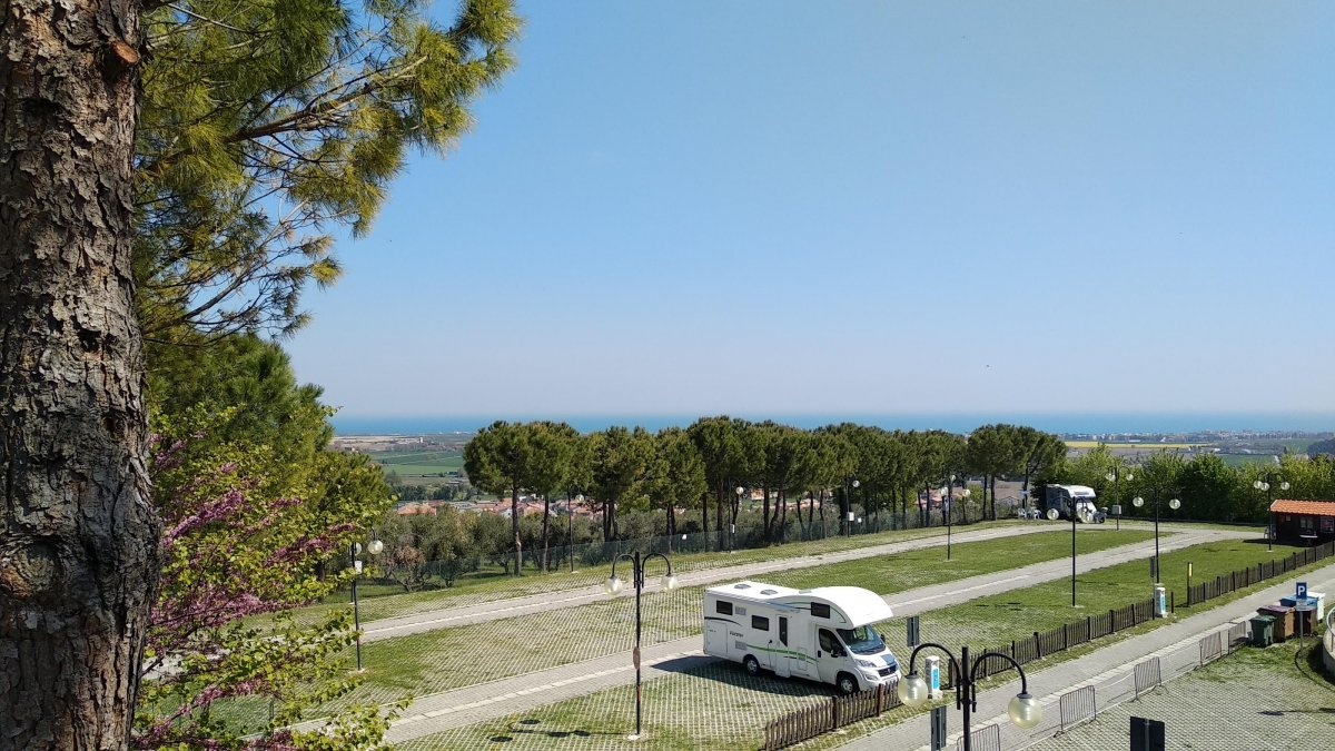 Stellplatz Loreto — Camperplaats in Loreto