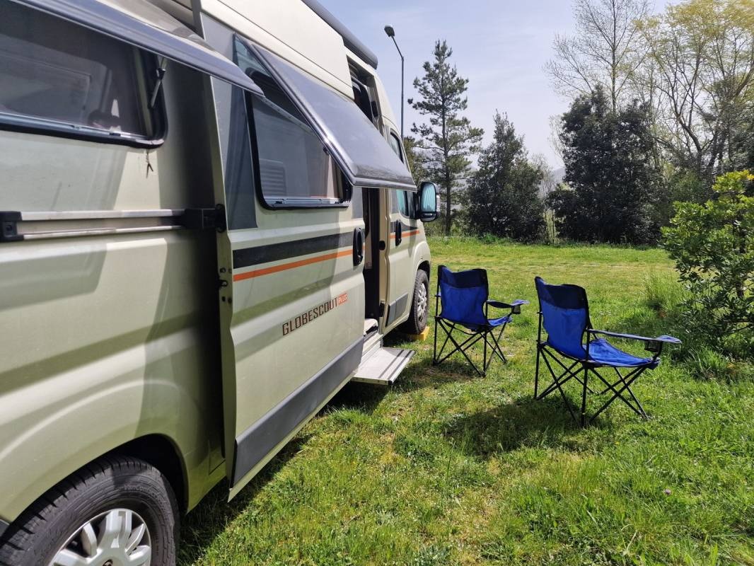 Stellplatz Latronico — Sp. parking dla kamperów in Latronico