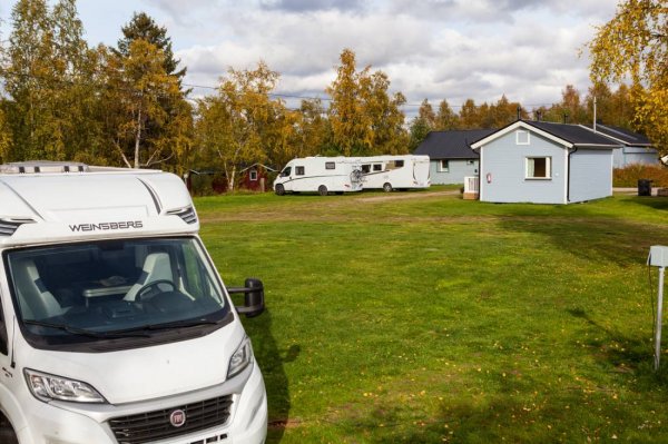 Arctic River Resort